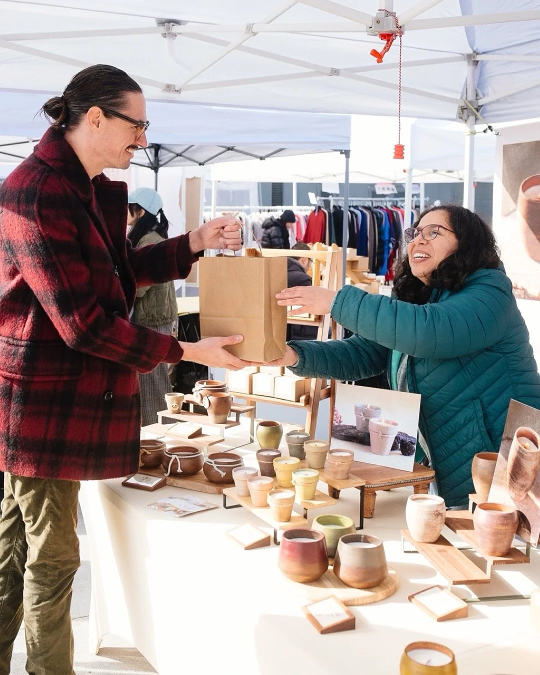 Everyday things that are made magical when you SHOP SMALL:

✨Drinking your morning coffee out of a cute handcrafted mug✨

✨A shower using beautiful soaps you know the story behind✨

✨Walking through your home seeing art prints of your fave local spot