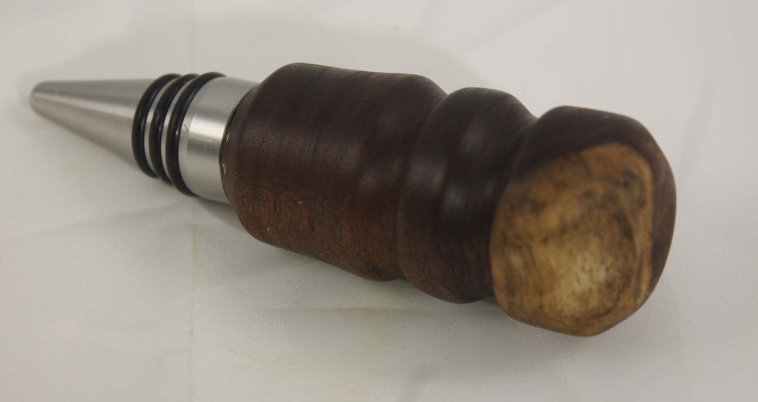 WS172 - Walnut
The rounded top has sapwood in it
- $25
