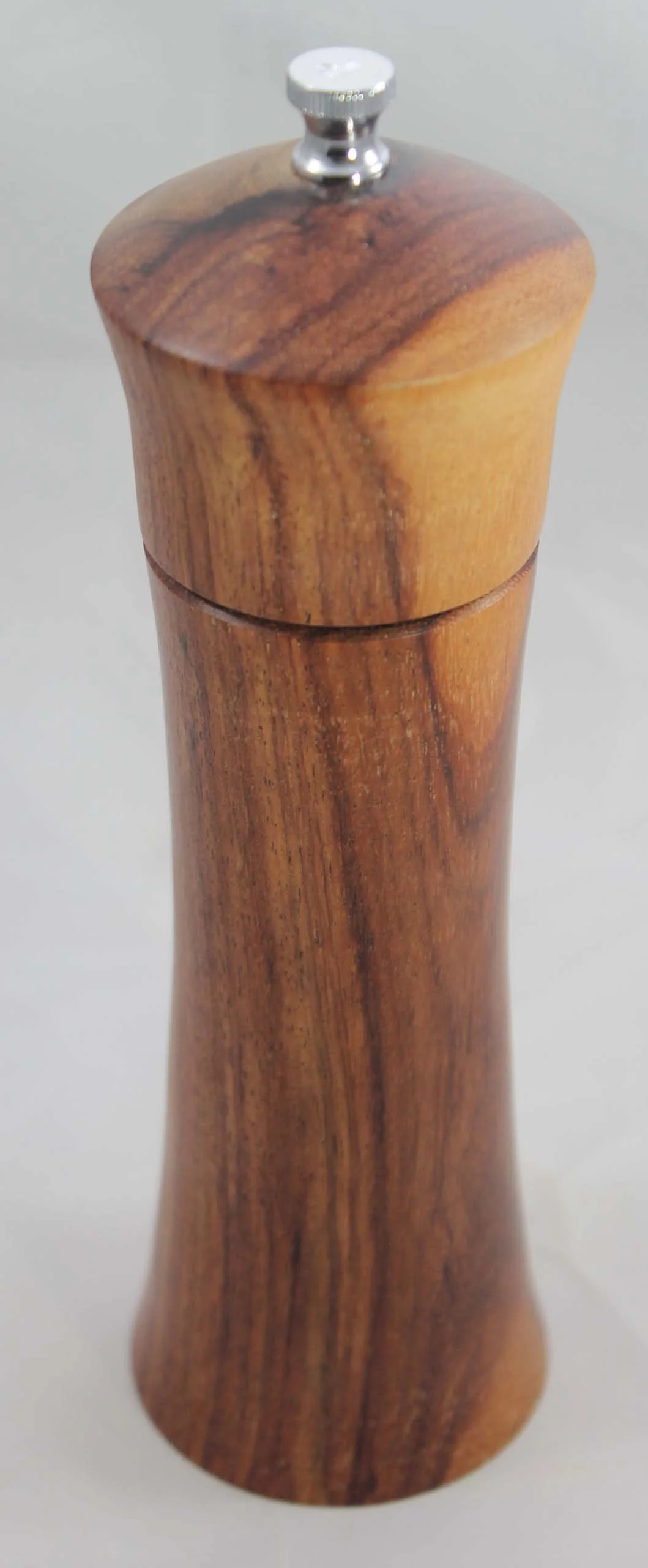 PM12  -  Orange Agate

Orange Agate, Platymiscium spp., is native to South America.  It has orange-red color that darkens upon exposure to the sun.  There is a slight change of color from the heartwood to the sapwood but it is not sharply demarcated.