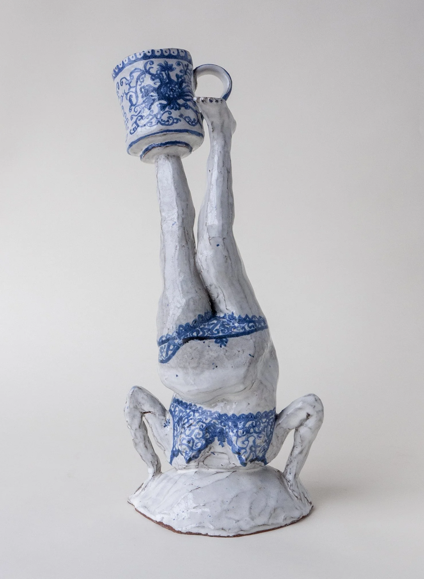 Jeanne_Verdoux_Head_in_the_sand_Cup_Square_2020.jpg