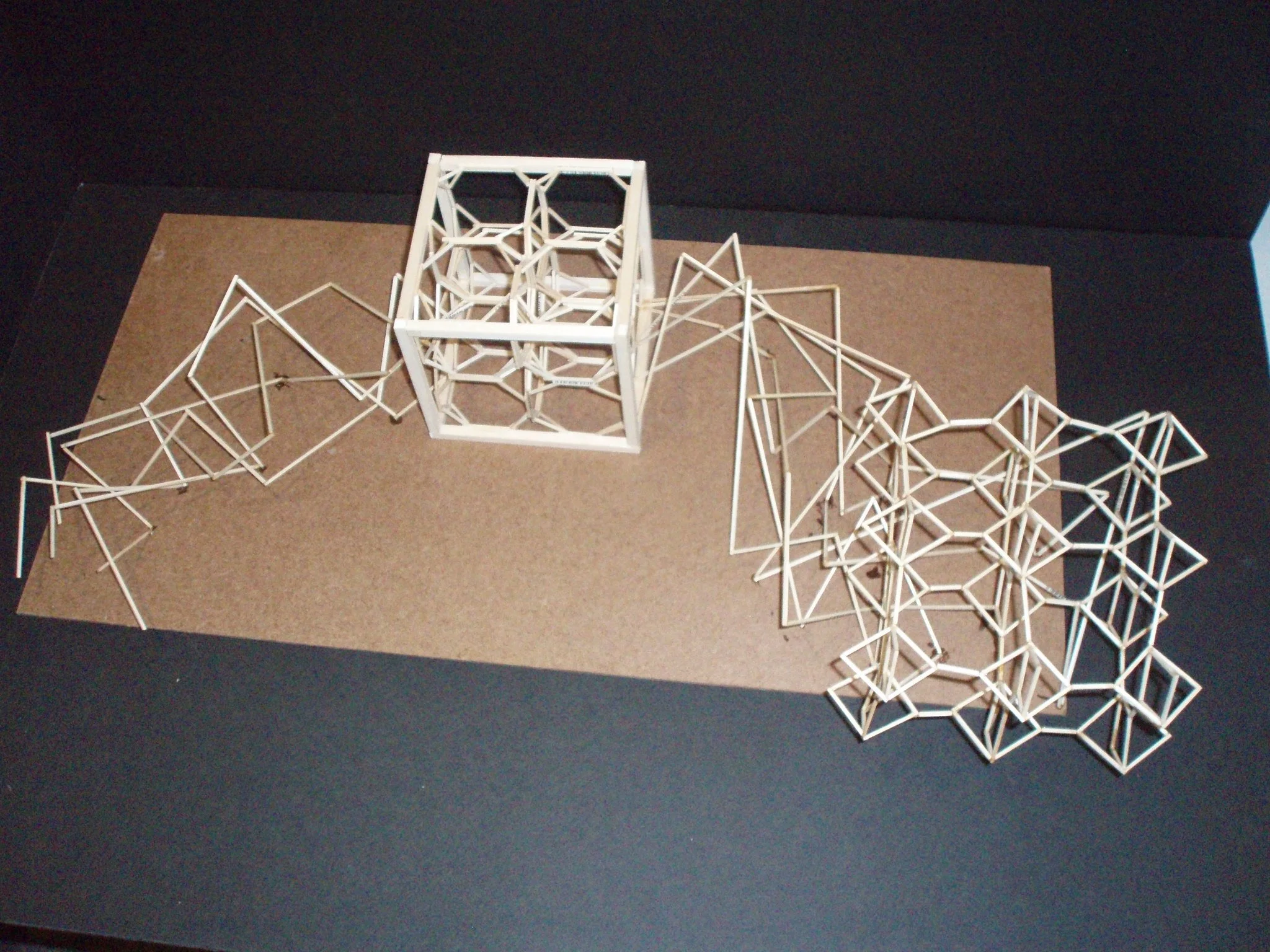 P1010955 - Closed Packing System Model.JPG