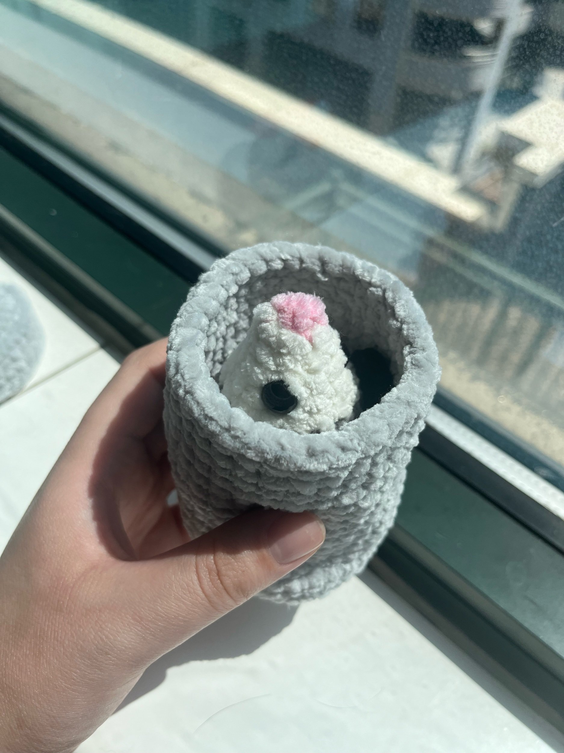 garbage opossum in can no lid.jpeg