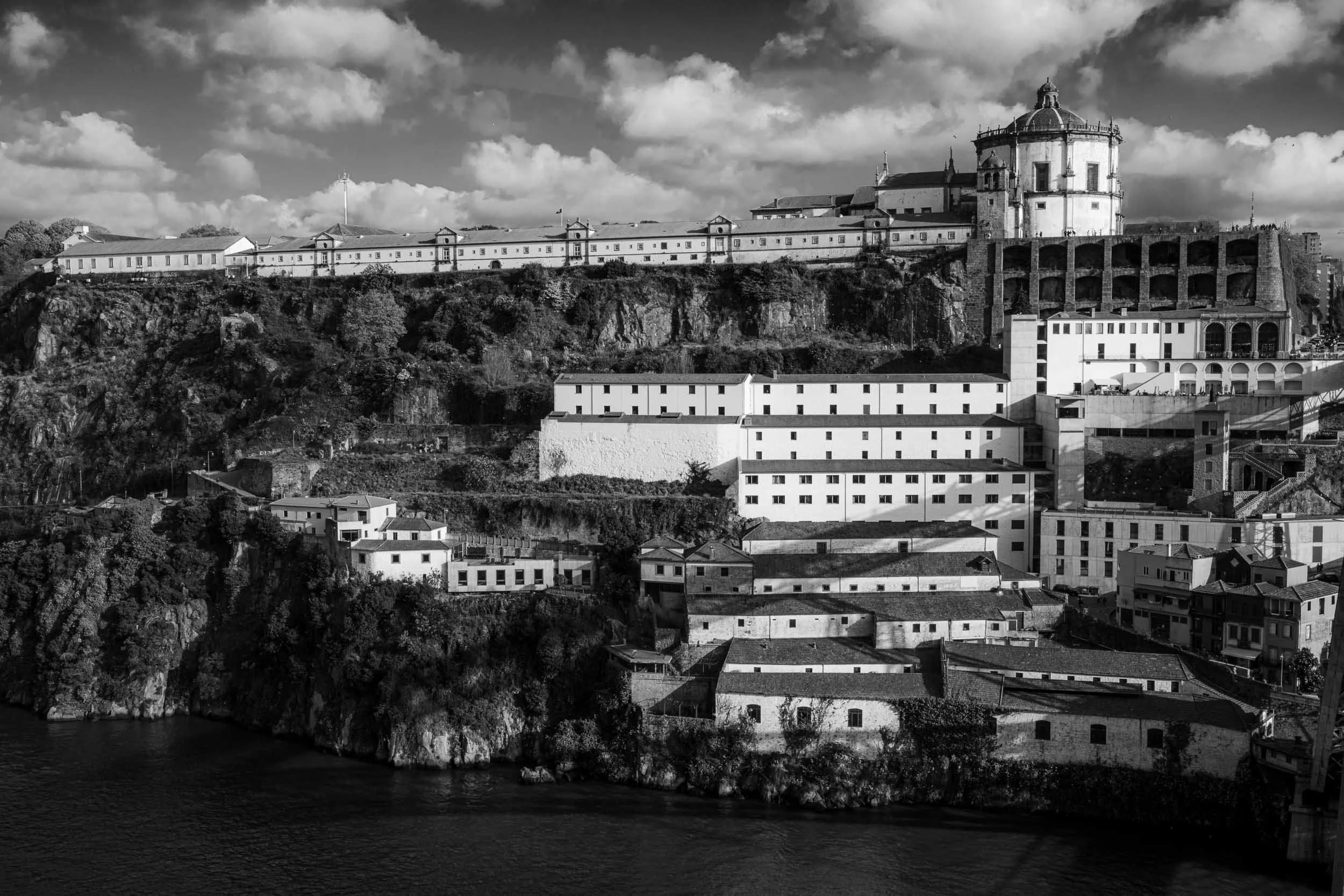 Mosteiro da Serra do Pilar 2 (NEW).jpg