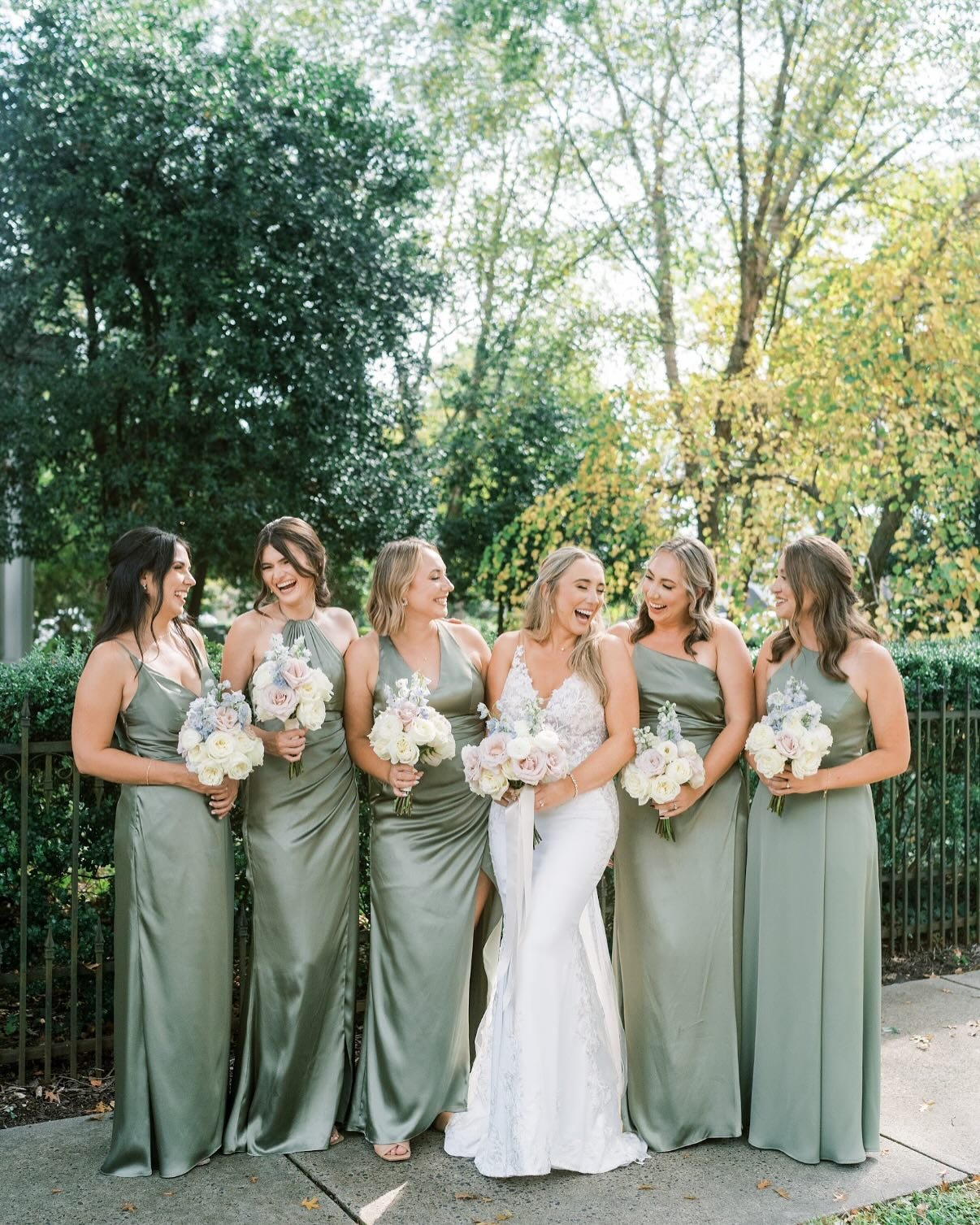 Sage green and white florals are timeless! The natural colors will truly stand the test of time. 

Add on to that a beautiful backdrop and stunning photography and you&rsquo;ve got yourself something fabulous. 🫶🏻
