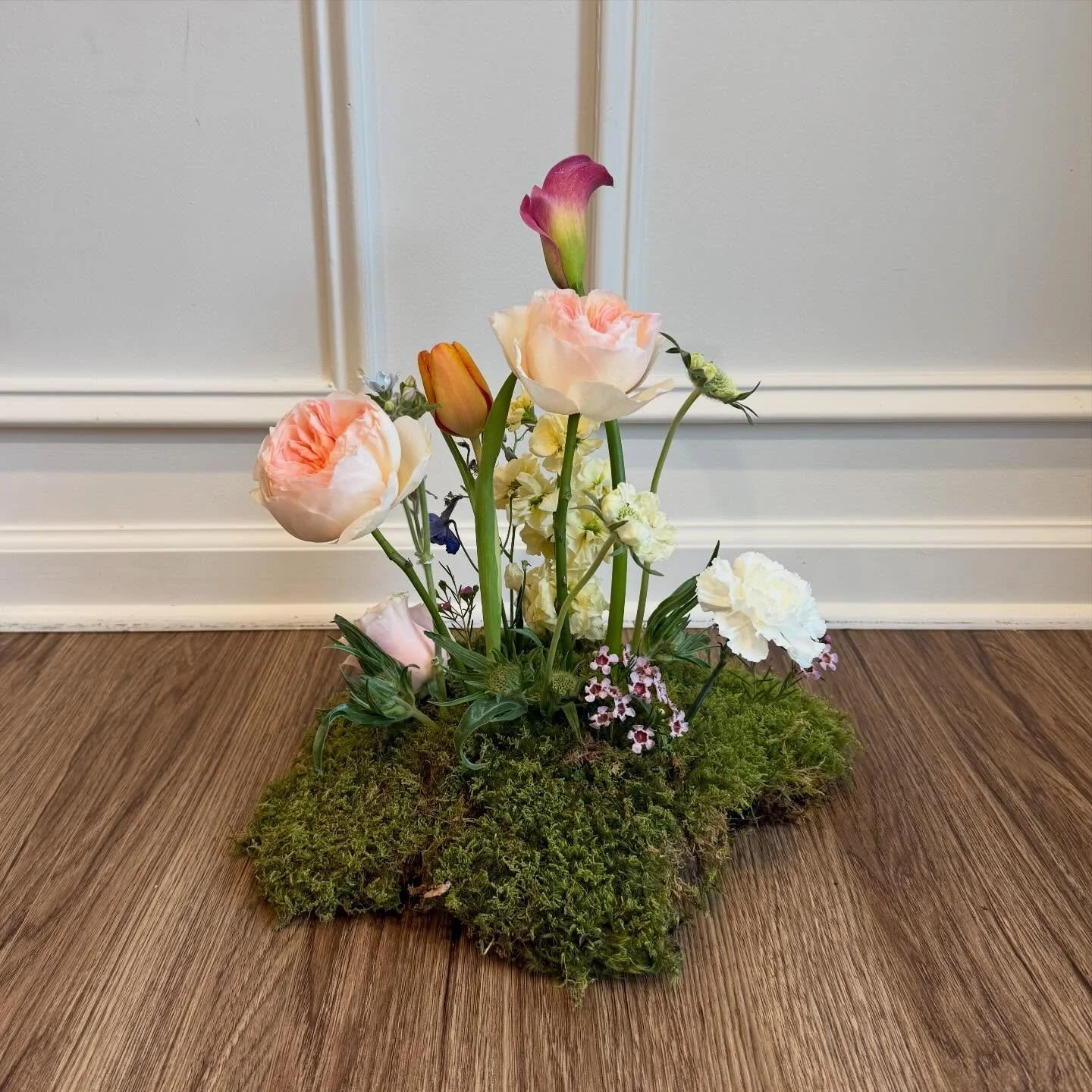 Spring is coming 🌷🌾
Made this a few weeks ago for the @easternshorewedding second annual bridal expo at @themarketatdoverstation