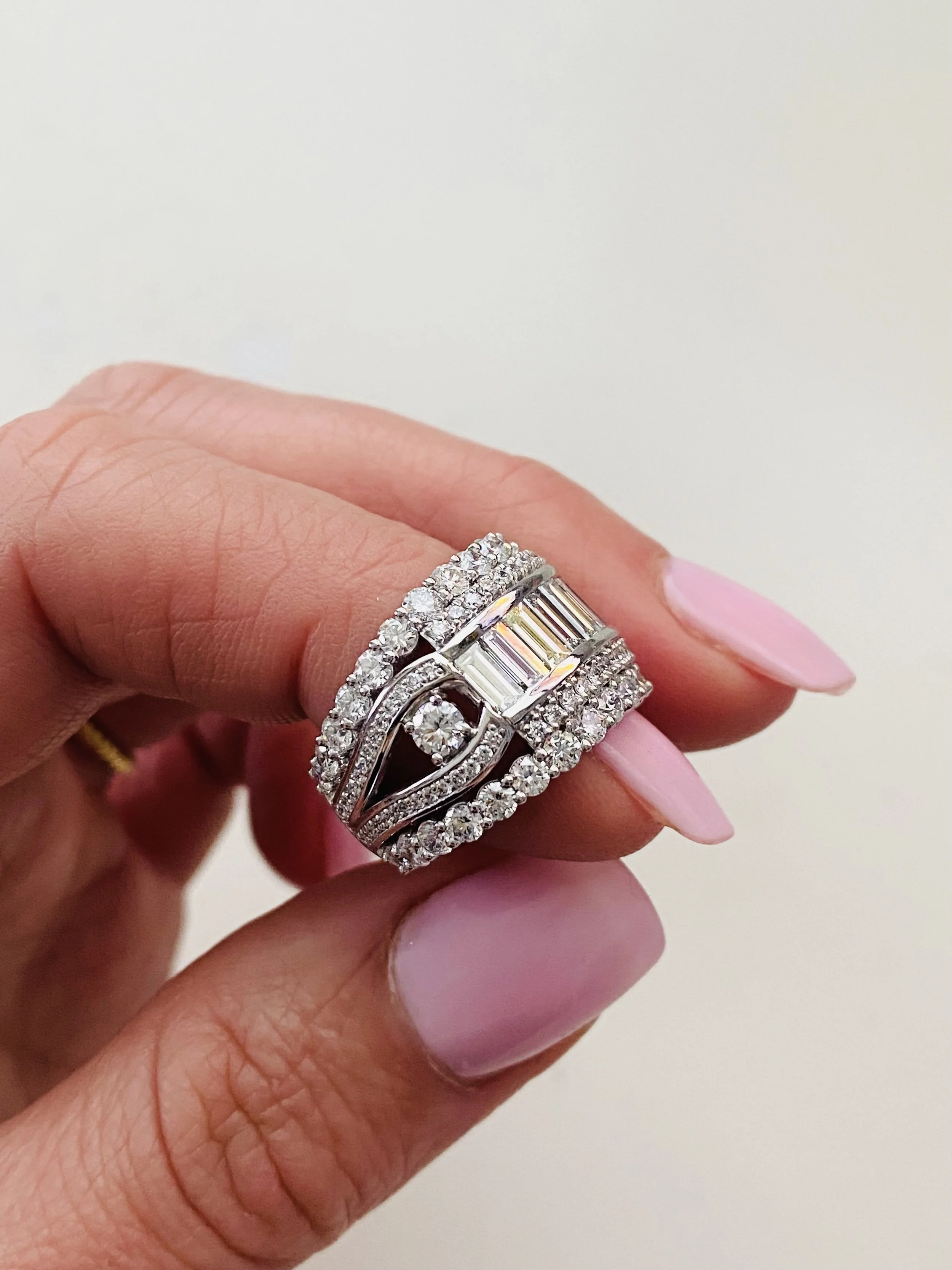 18ct white gold diamond ring.