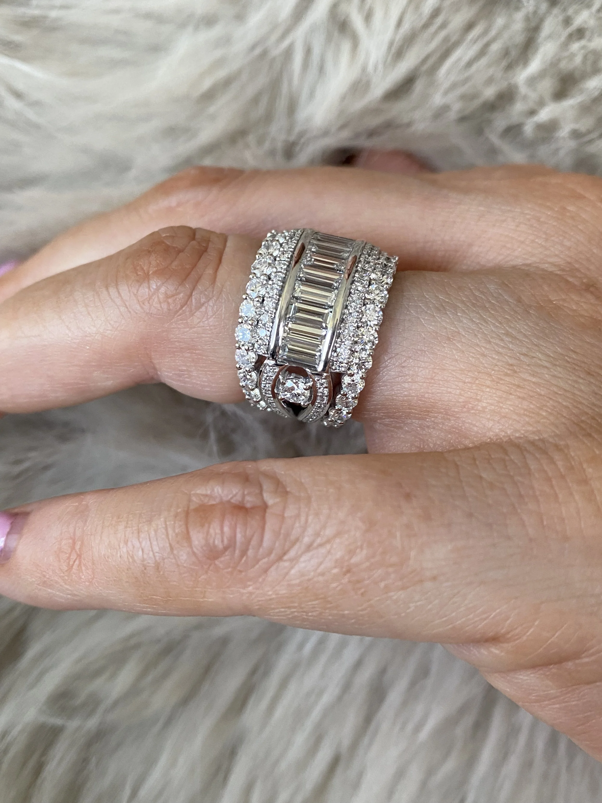 18ct white gold diamond ring.