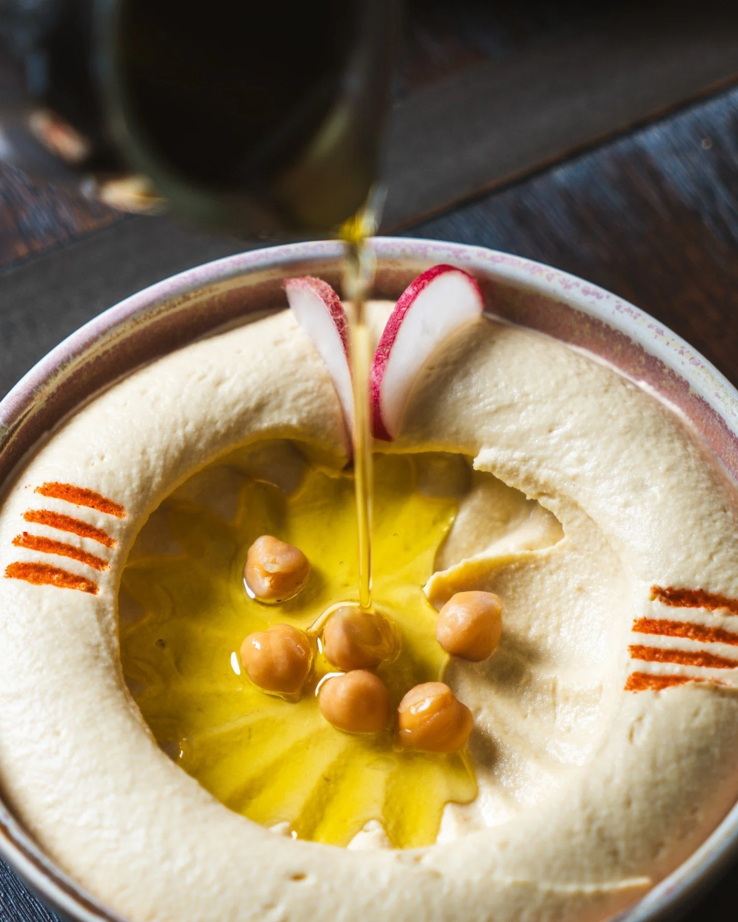 There's only one word needed to describe our silky smooth Hommos...⁠
⁠
Heavenly 😍