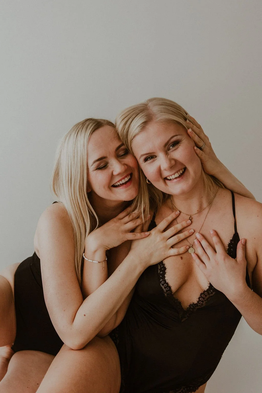 Henna Perkkiö ja Anastasia Divin: Paluu autenttiseen naiseuteen @Luonnostaan-festivaali