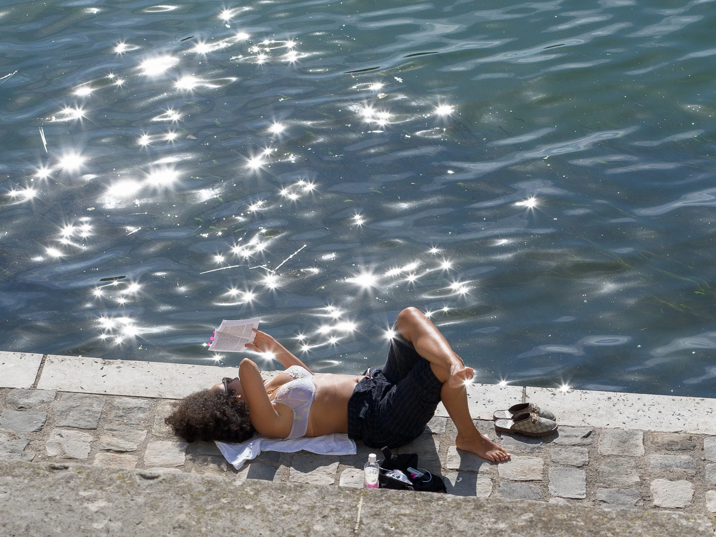 Laura Williams Photography_street scene-Paris_water reflection_bra-15.jpg