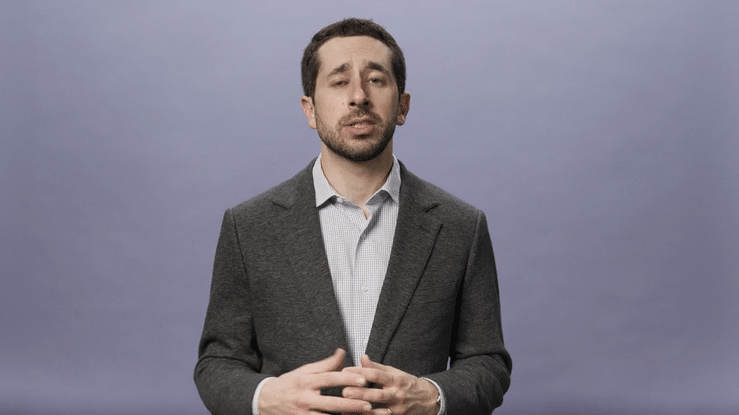 Backdrop Maryvile Crest.gif