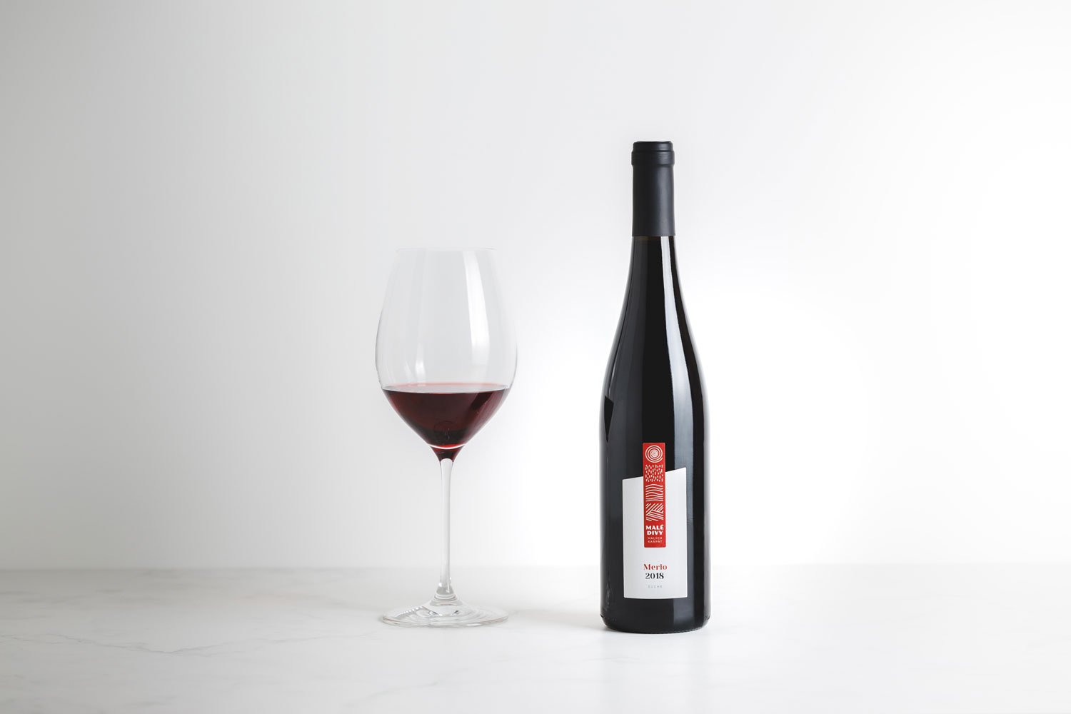 Cervene-vino-Merlo-2018-Male-divy-Modra.jpg