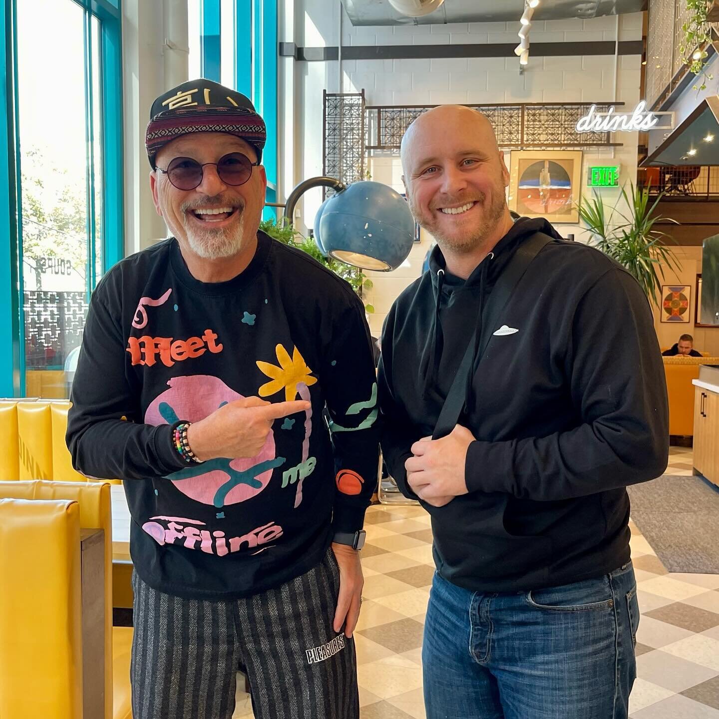 Howie and a cup of coffee. Met my first favorite comedian today. Thank you for the decades of laughs!!!

When my dad was on his death bed, the thing they made him laugh the most was @howiemandel stand up comedy. He would laugh u til his nurse told us