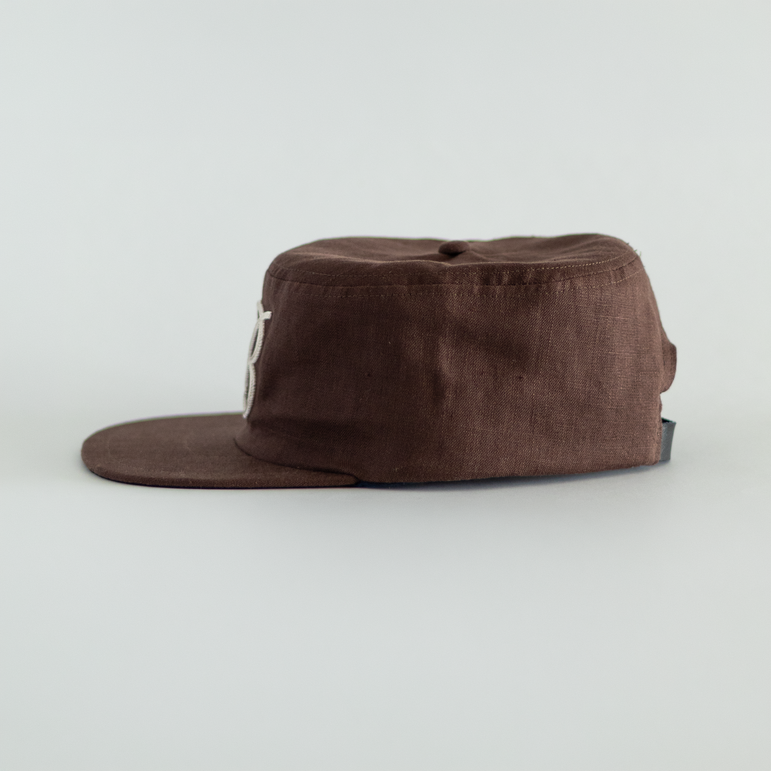 flat top linen hat left.png