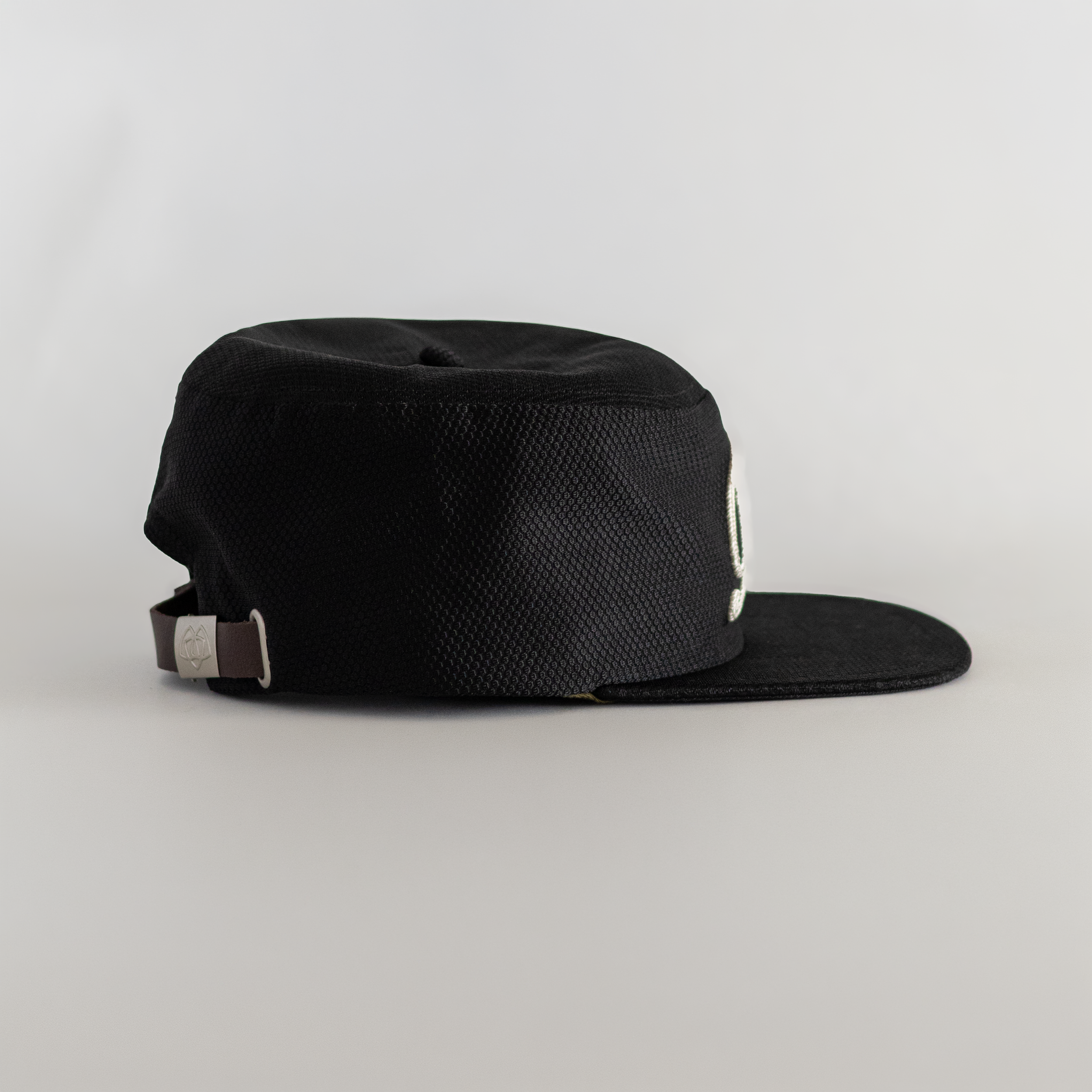 sashiori hat right.png