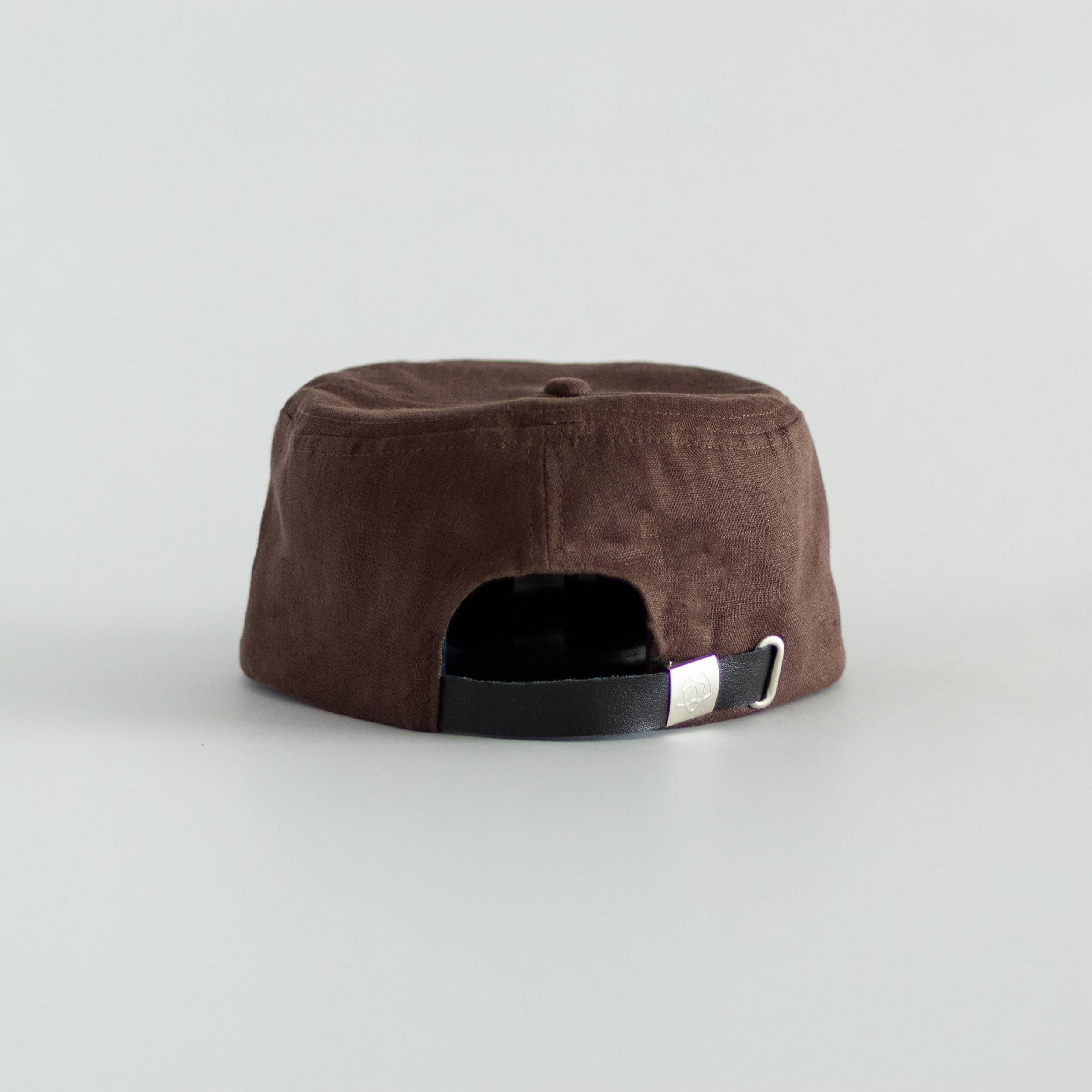 flat top linen hat back.png