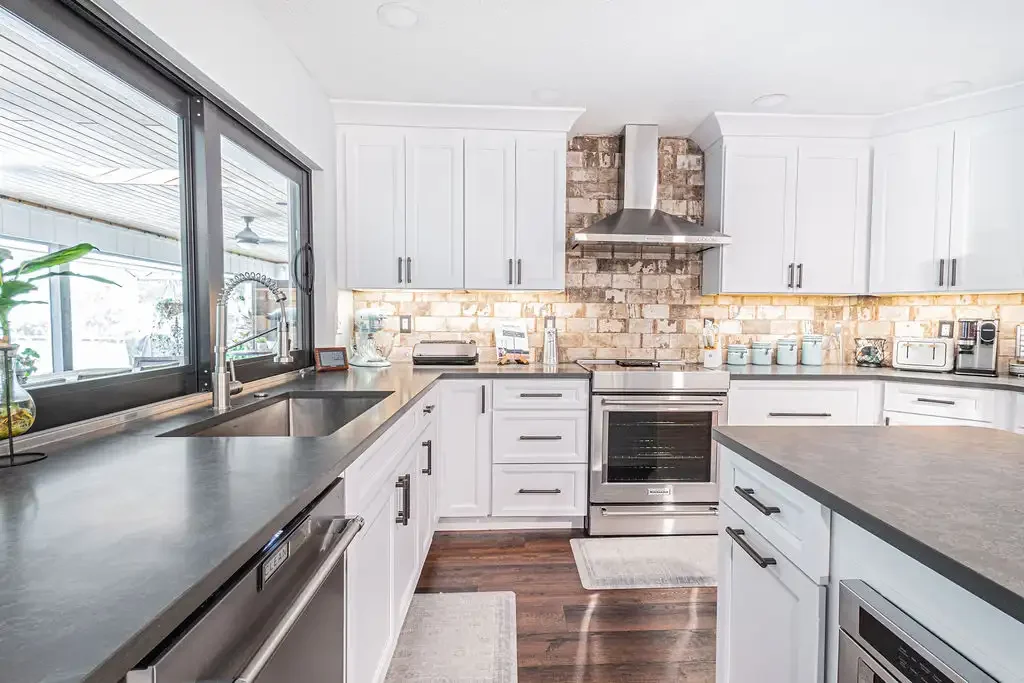 Contemporary Transitional Kitchen Remodel by GLS Remodeling, LLC project photo