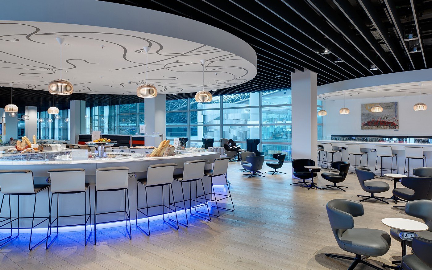 F&B bars and buffets serve as spatial anchor points