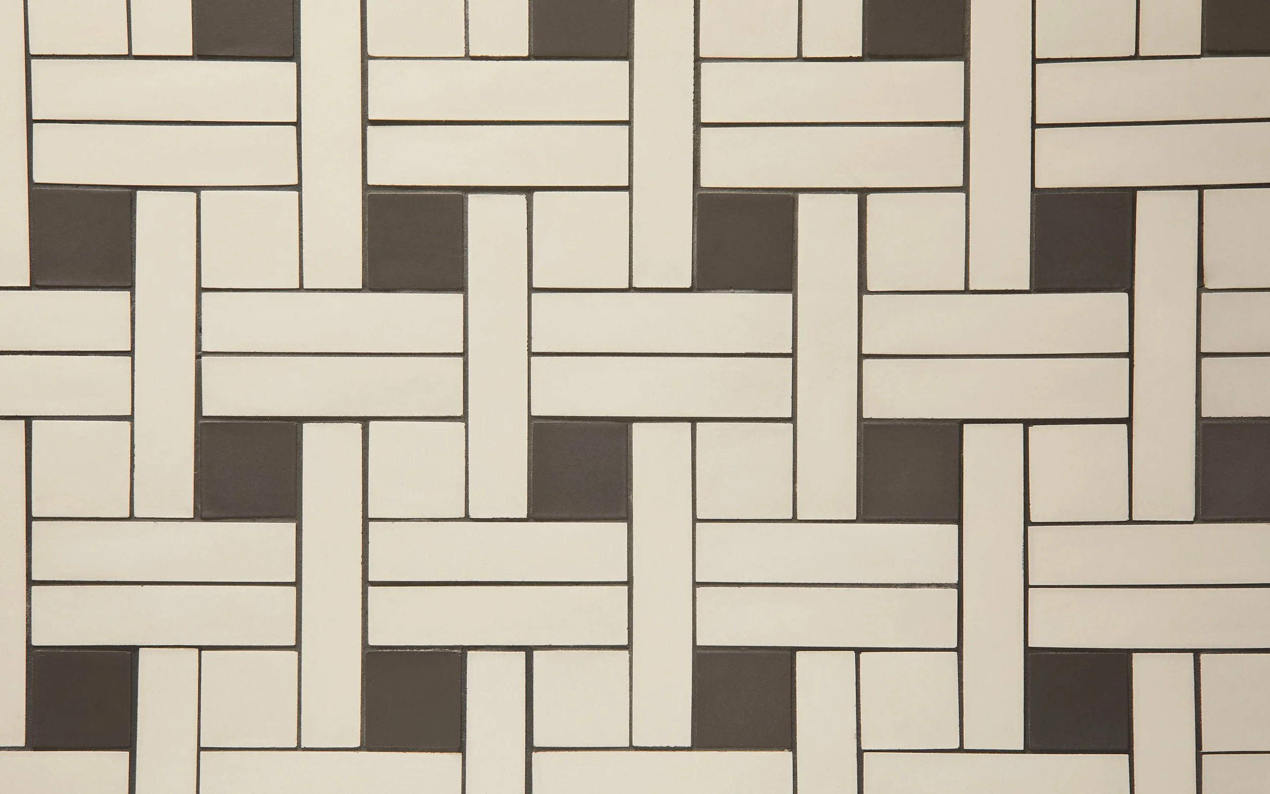 Si Fang_BiWhite&Black_3.jpg