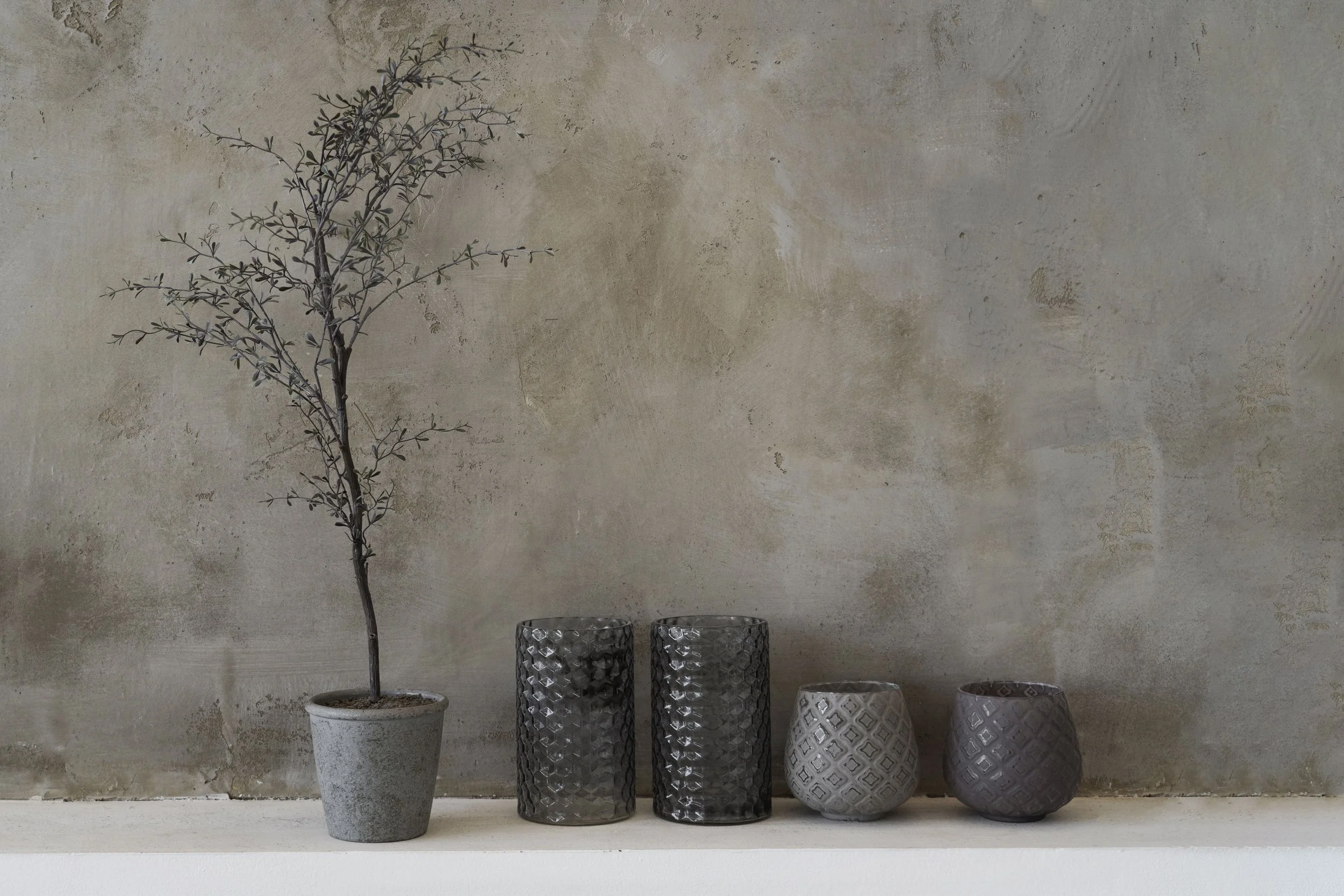 plant-vases-background-zoom-calls-min.jpg