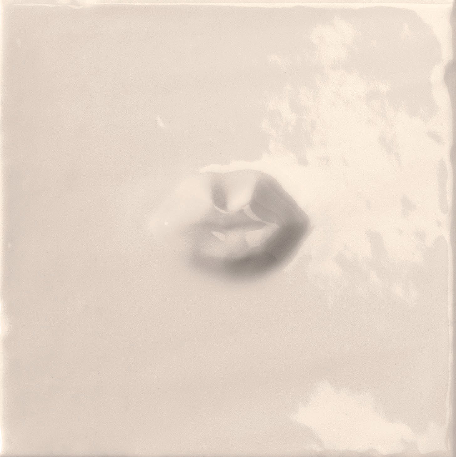 mouth3_glossy_chalk_15x15_00043.jpg
