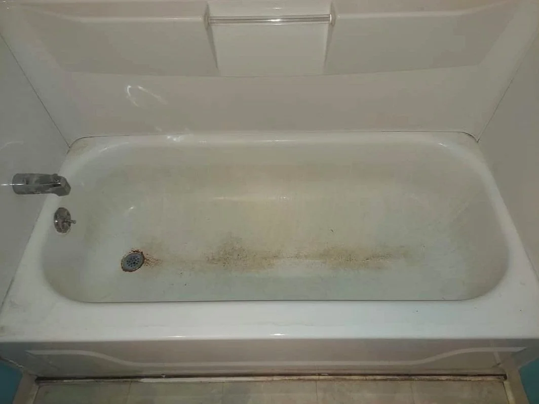 Tub Glazing by April | Cleveland, OH