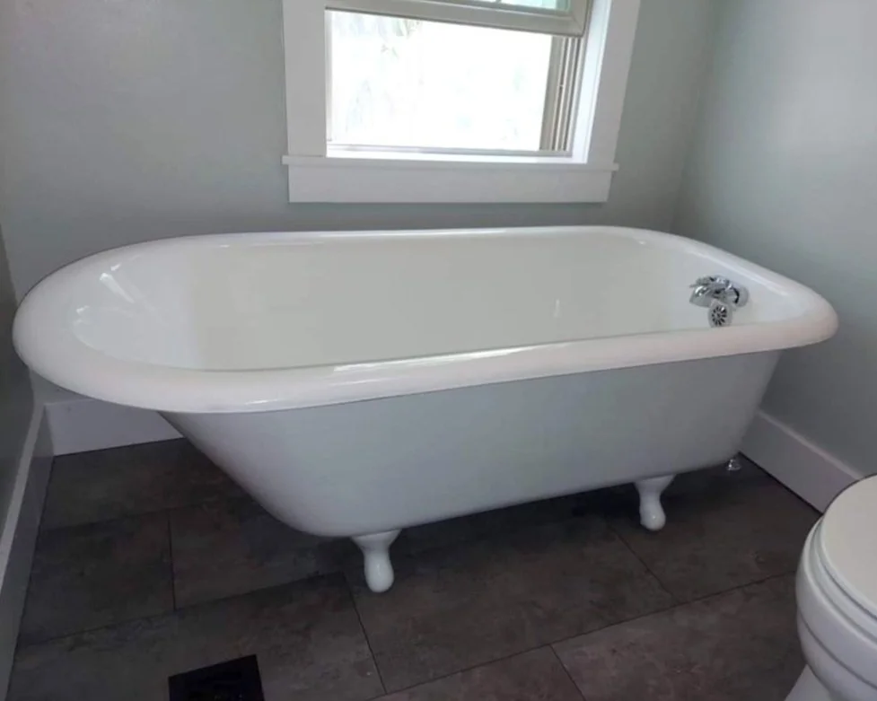 Tub Glazing by April | Cleveland, OH