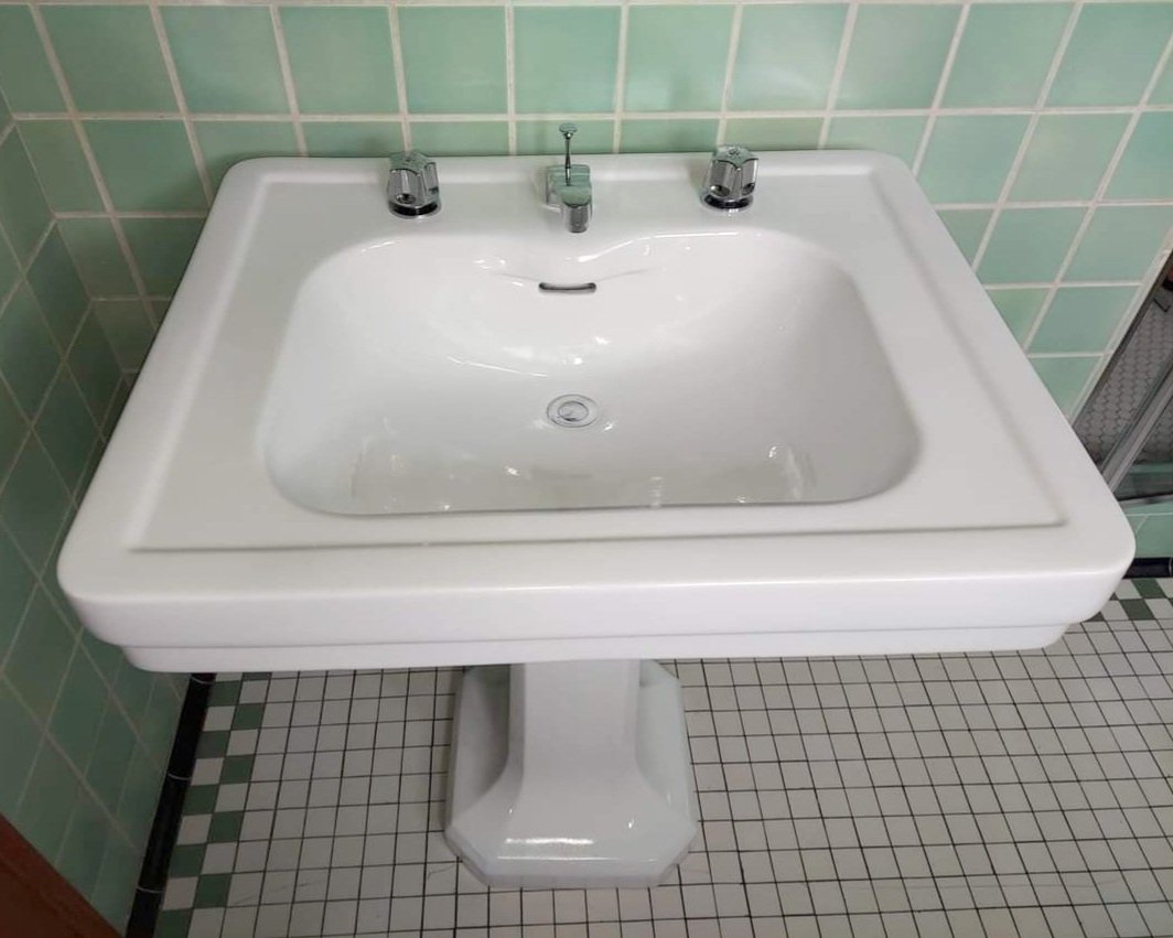 Tub Glazing by April | Cleveland, OH