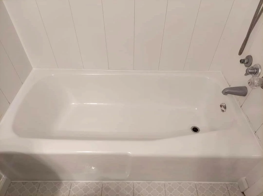 Tub Glazing by April | Cleveland, OH