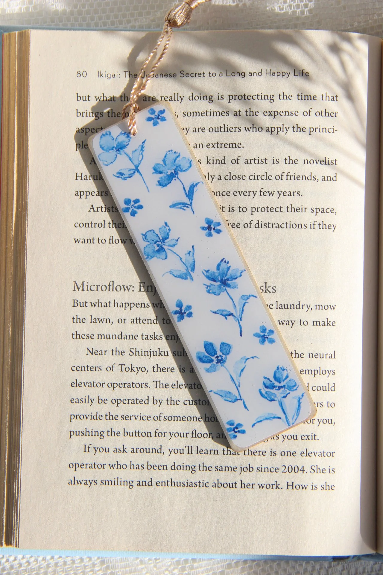 Set of illustrated bookmarks with intricate blue-and-white floral and ornamental patterns inspired by Dutch Delft ceramics and Jaipur blue pottery from India