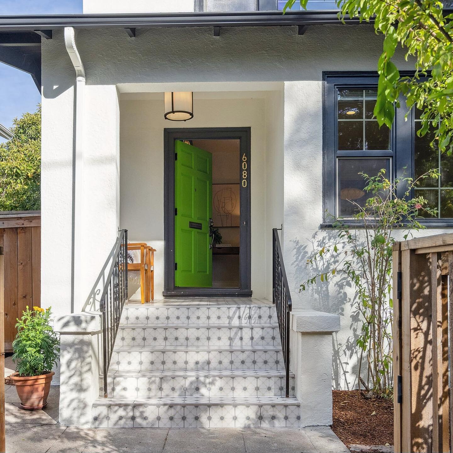 Could you please stop being so cute?! 
The fetching 6080 Hillegass Ave. in Rockridge just hit the market moments ago and has already created a stir. 

www.6080hillegass.com
(link in bio)

&hellip;

#goodhouse 
#goodbones
#rockridge 
#realestate 
#for