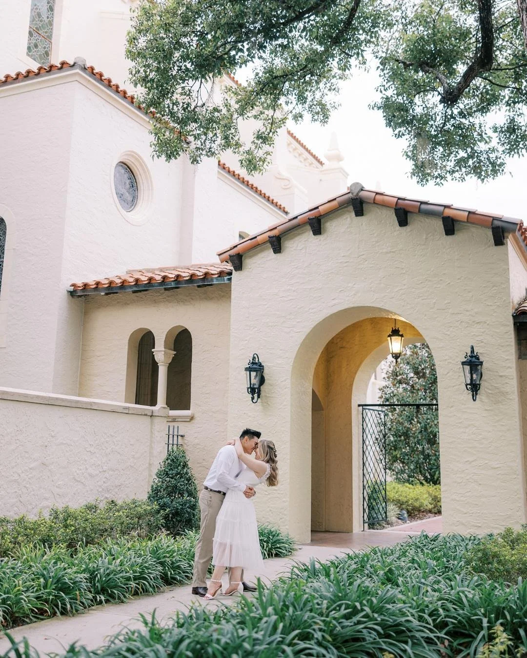 Plot twist: this isn’t Europe. 🌿
✨ Somewhere between Florida and Florence 🍇… these two turned their engagement session into a real-life *love story*. Mediterranean charm, timeless romance, and a touch of magic; it’s giving &ldqu