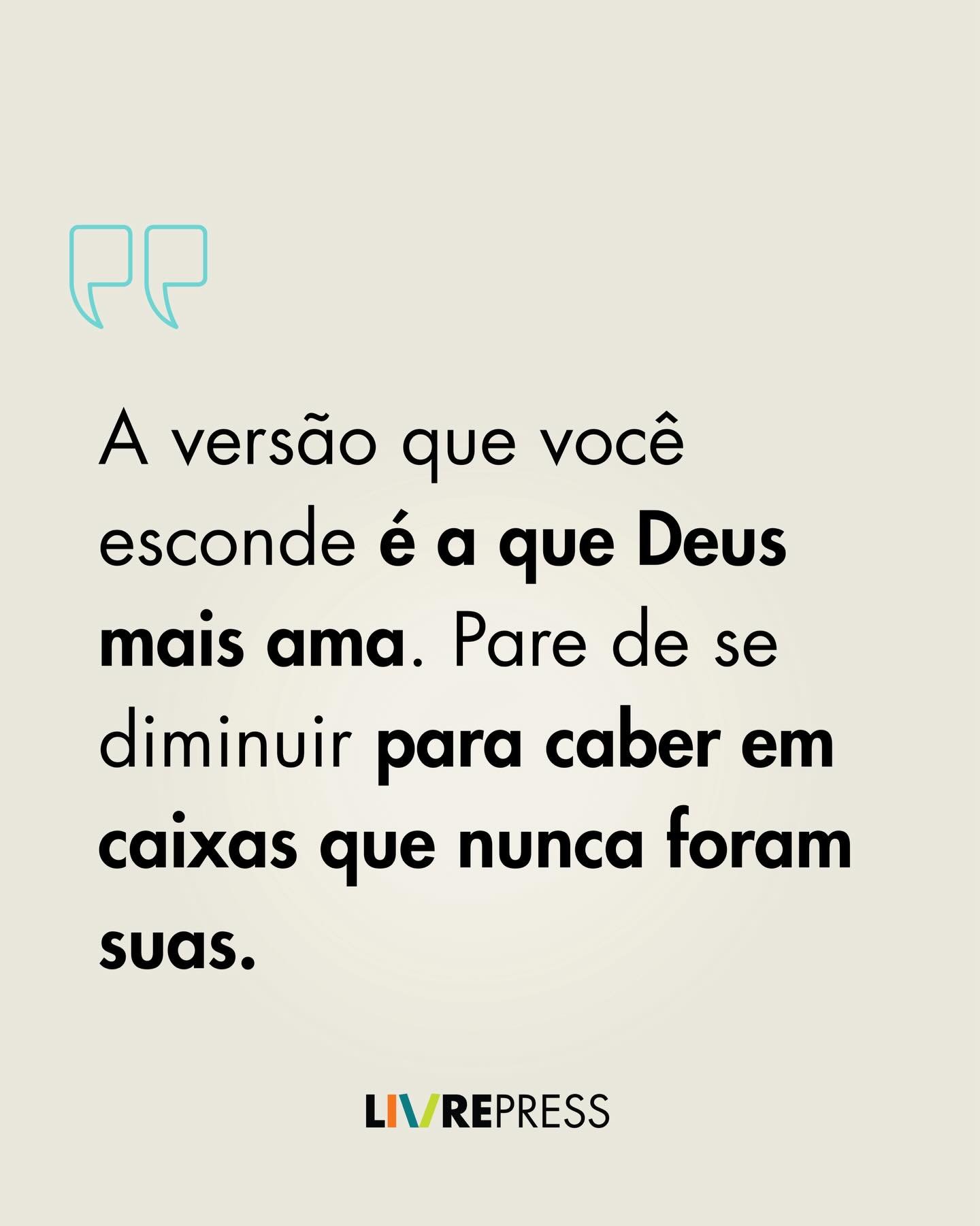 Voc&ecirc; j&aacute; se sentiu perdida, como se estivesse apenas representando um papel na sua pr&oacute;pria vida? A busca pelo nosso verdadeiro eu &eacute; uma jornada de coragem, f&eacute; e, acima de tudo, de liberta&ccedil;&atilde;o.

&Eacute; h
