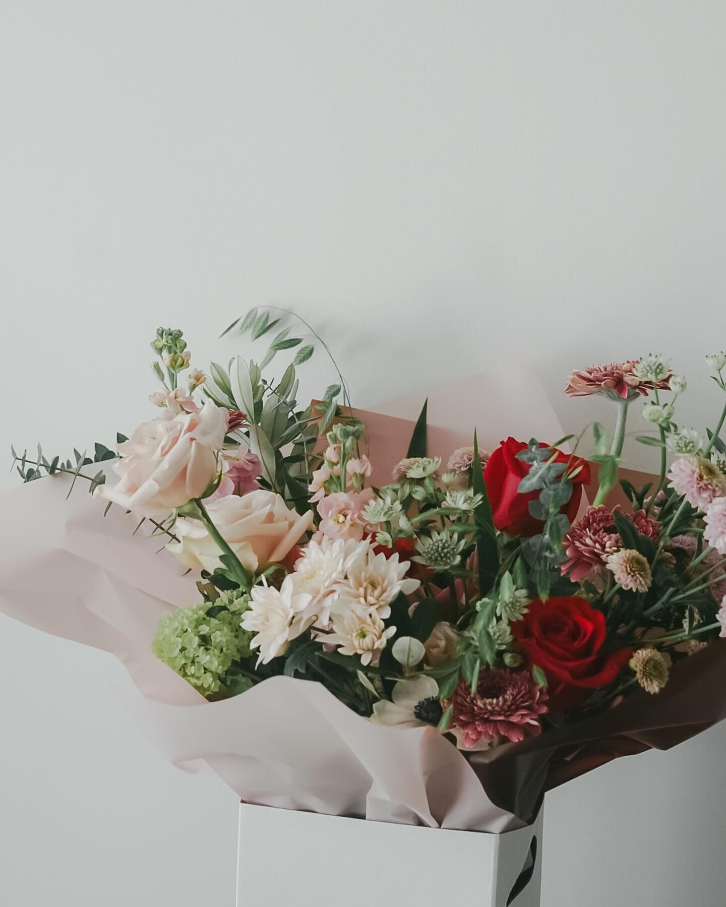 Happy Valentine&rsquo;s Day from HYE STUDIO! 💌 Thank you to all who chose our flowers to celebrate your love.❣️ Our hearts are filled with gratitude and love for your support. 🫶🏻

#valentinesday2024 #vancouvervday #vancouvervalentines #vancouverfl