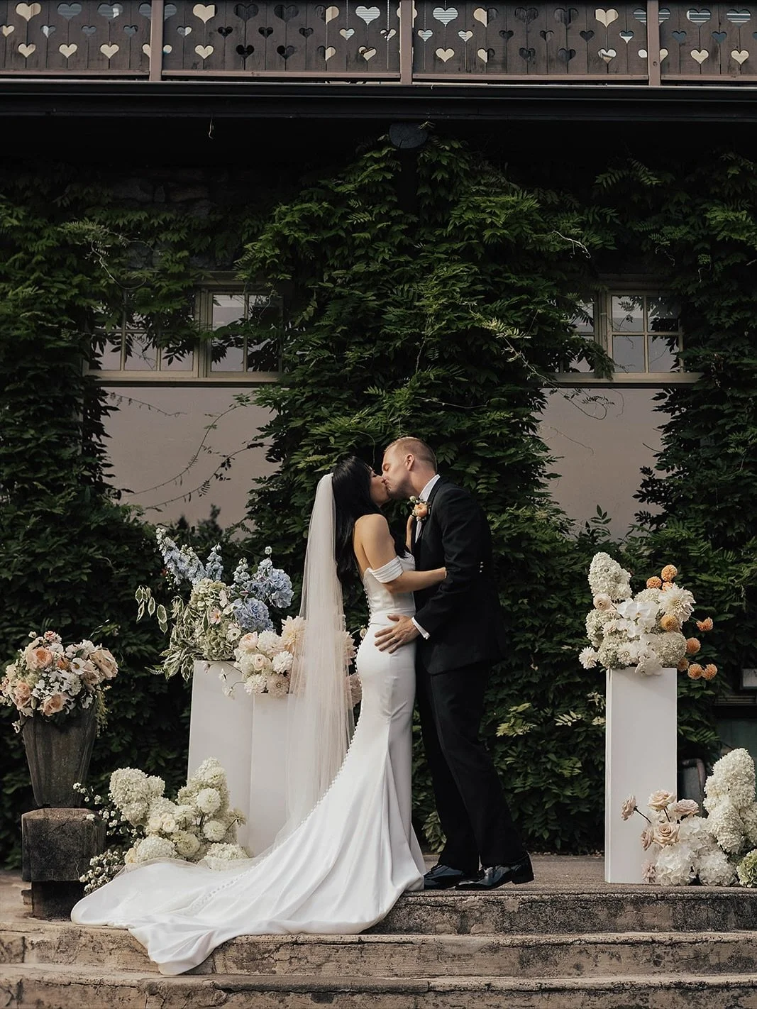 A little peek from another beautiful day at @stanleyparkpav for R + E ✨ Every corner was filled with soft summer blooms and romantic details — we loved being part of it all. 🤍 
TEAM —
Wedding Planner @joyfulevents.ca 
Photography @nomad