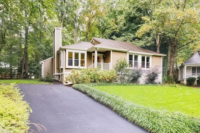 🏡 NEW LISTING + OPEN HOUSE SUNDAY 2 to 4PM - Welcome to your charming retreat in the highly sought-after Woodlake neighborhood in Midlothian! This beautifully maintained 3 bedroom, 2 bath home is nestled on a peaceful cul-de-sac, offering a serene a