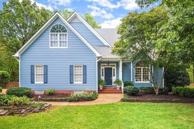 🏡NEW LISTING + OPEN HOUSE SAT 11AM to 1PM - Welcome to this exquisite 2-story transitional home nestled in the highly sought after Queenspark neighborhood. Spanning over 3,200 sq ft and set on nearly an acre, this home combines luxury, comfort, and 