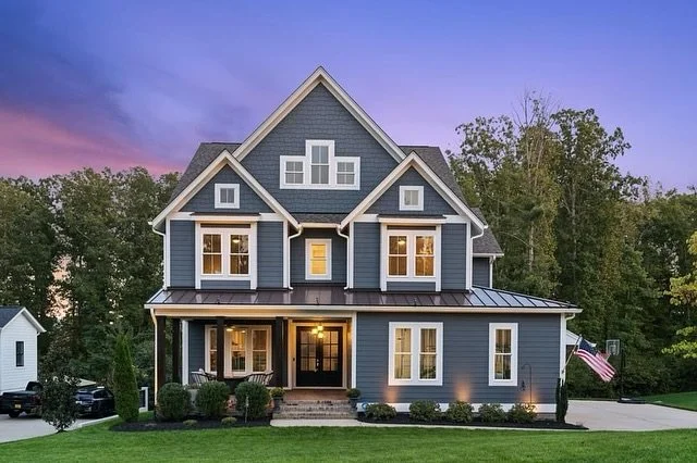 🏡OPEN HOUSE TODAY FROM 12 to 2PM -Luxurious living at its finest! This stunning 7 bedroom, 6 bathroom home, custom designed by the award winning Biringer Builders, showcases unparalleled craftsmanship and attention to detail. 

📍16606 Saville Chase