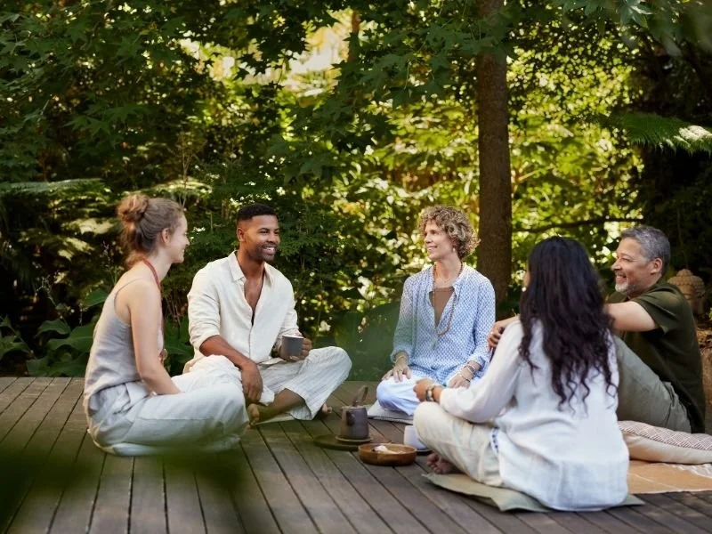 Why group psilocybin settings accelerate pro-social bonding