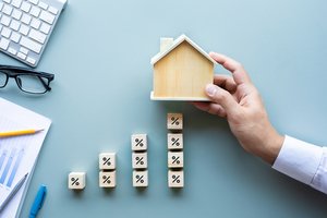 Fixed or variable mortgage rate: Which should you choose in 2024?