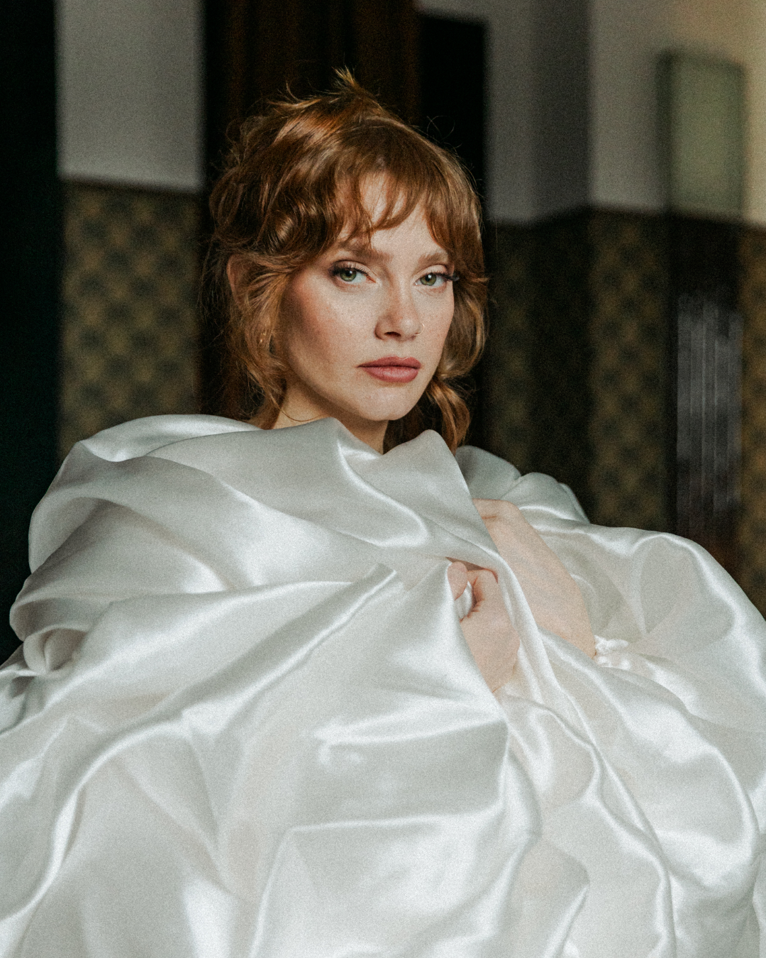 editorial-old world-bridal-portrait-european-wedding-photographer.png