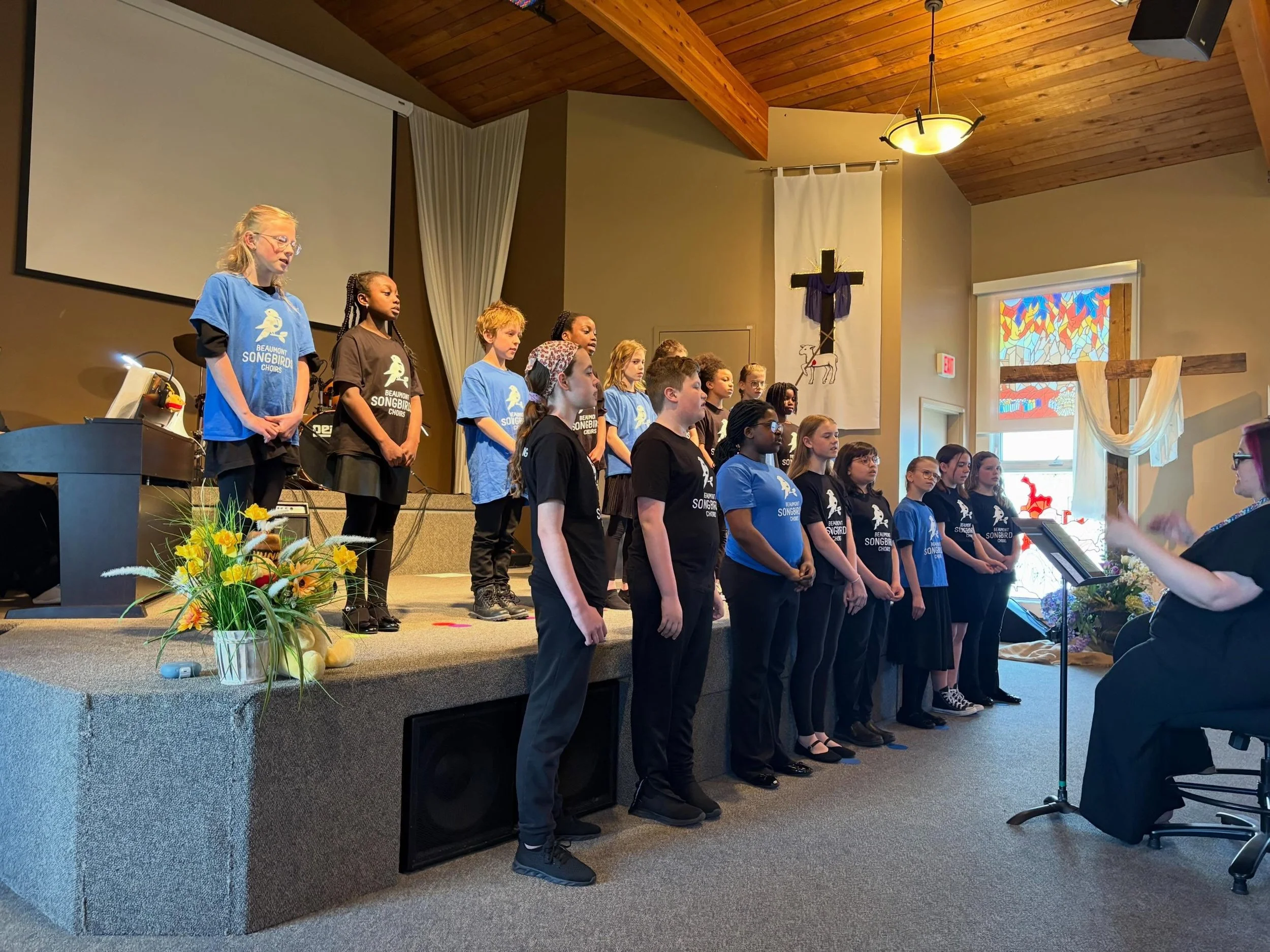 The Chickadees had a fun spring concert on Saturday, and it was a fabulous way to end the year! 

We also had a little graduation ceremony for singers moving on to the next oldest choir!

Thank you to all the singers and participants for your hard wo