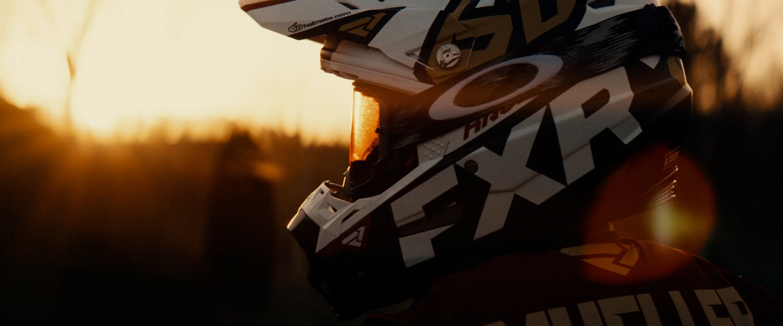OAKLEY