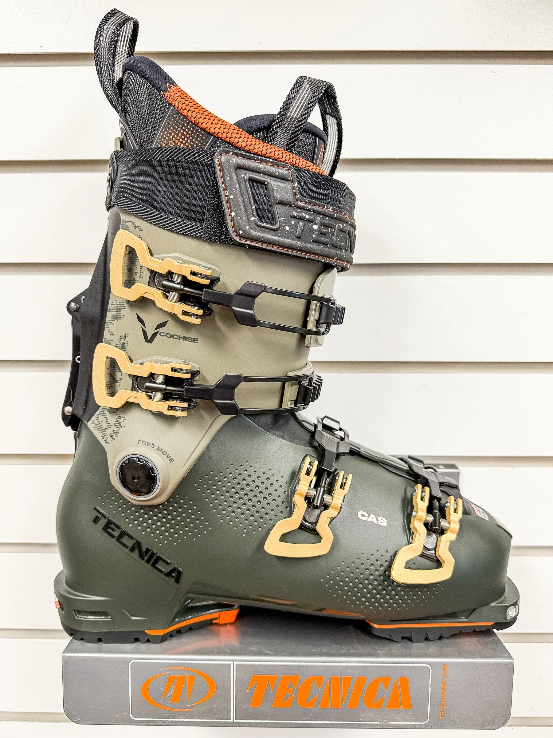 Tecnica Cochise, Mach1 ski boot, best ski boot fitting, boot fitting, crested butte boot fitting, CB ski boots, best ski rentals, CB ski packages, CB Sports, CB Rental Shop. crestedbuttesports.com