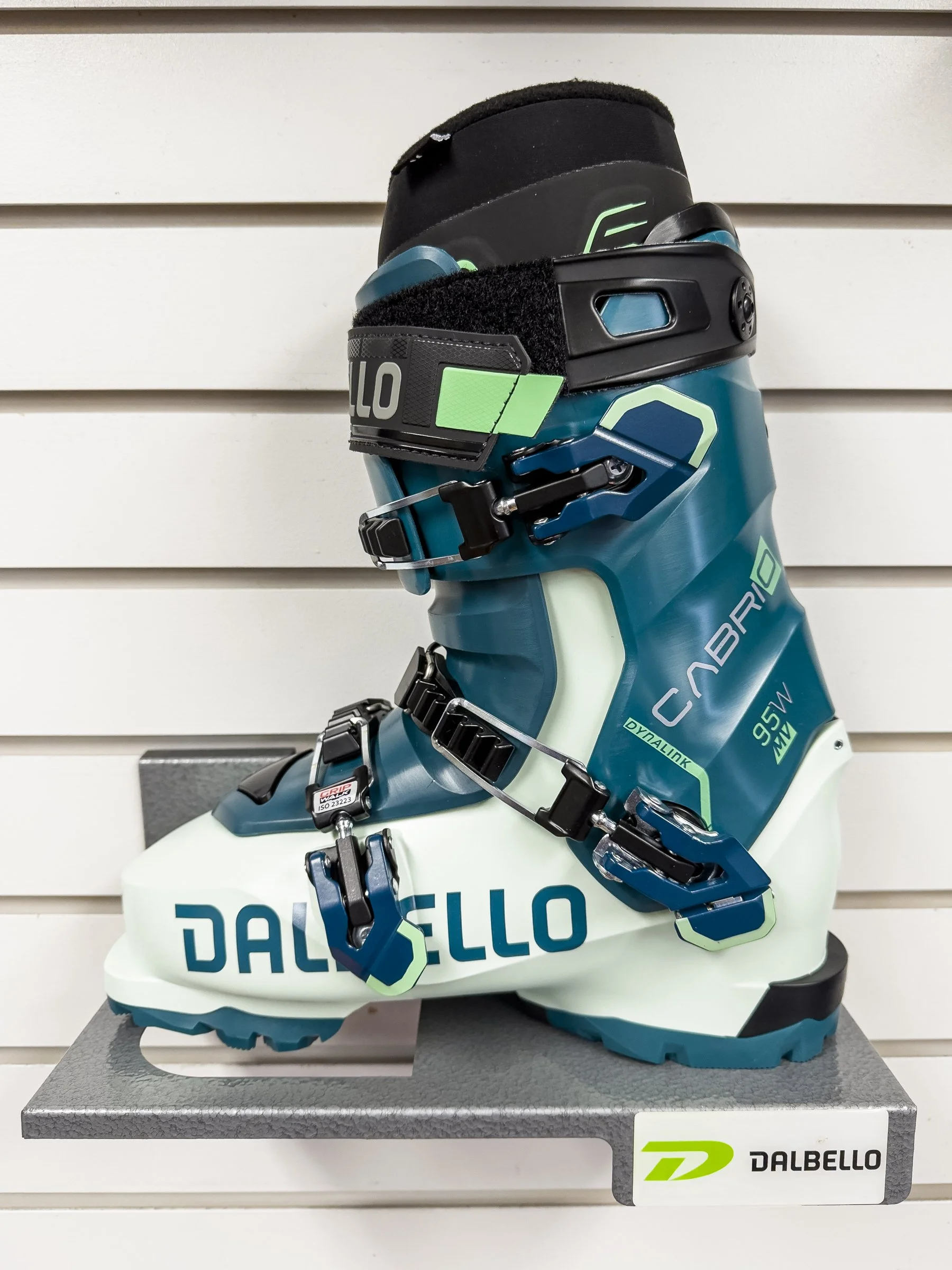 Dalbello Cabrio ski boot, best ski boot fitting, boot fitting, crested butte boot fitting, CB ski boots, best ski rentals, CB ski packages, CB Sports, CB Rental Shop. crestedbuttesports.com