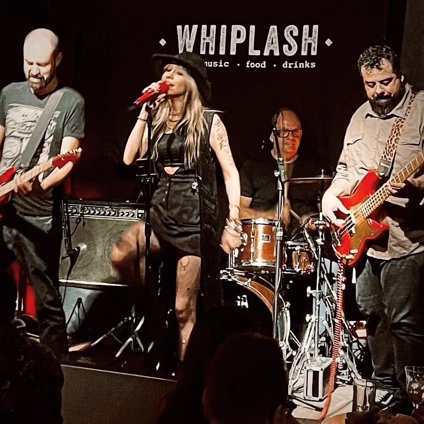 Fotinho linda do show no @whiplash_bar feito por nosso amigo @douglaschohfi , queria aproveitar pra agradecer os novos Madamers que chegaram por aqui. 

Lets Groove