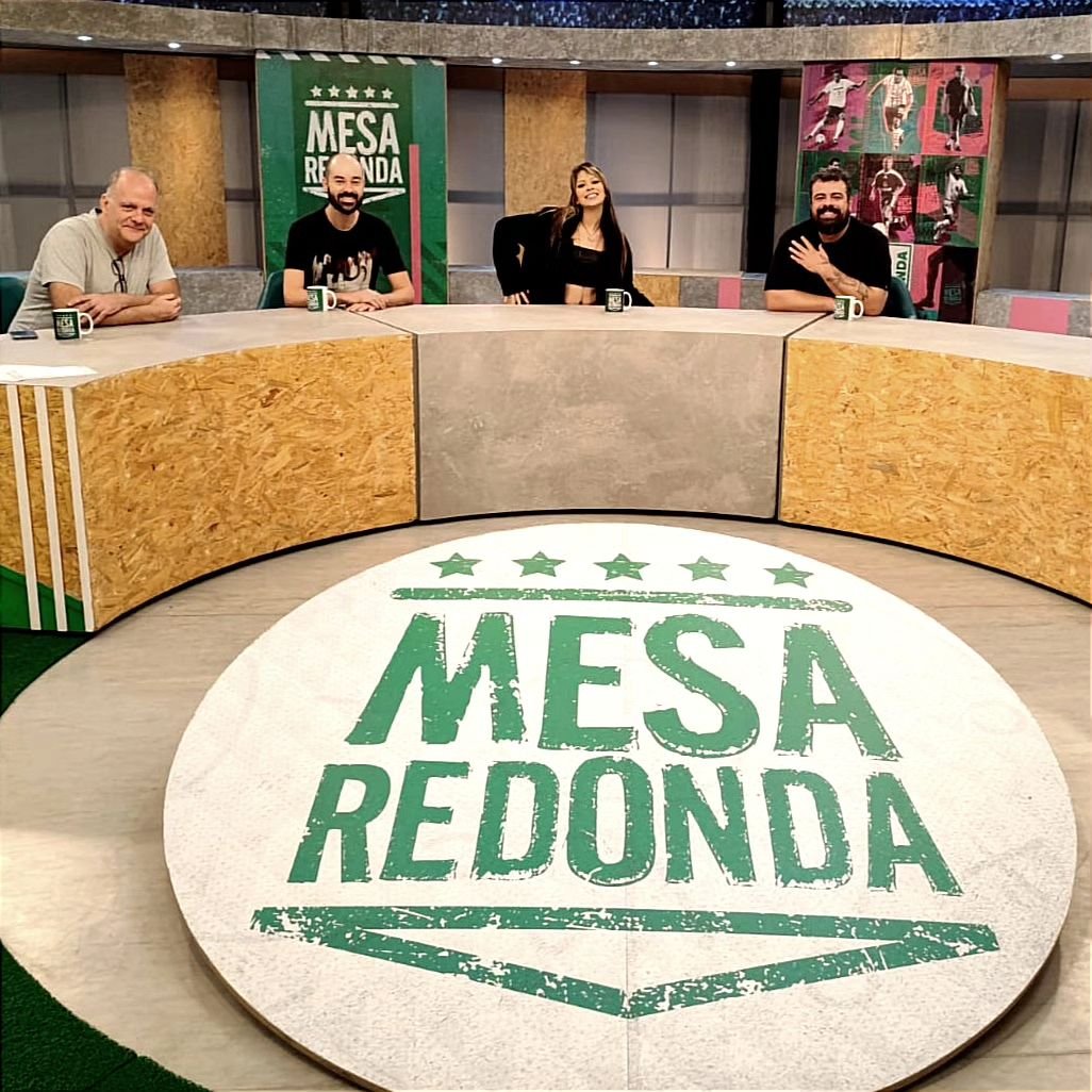 Meus amores  est&aacute; agora no @mesaredondatv veeeemmmm!