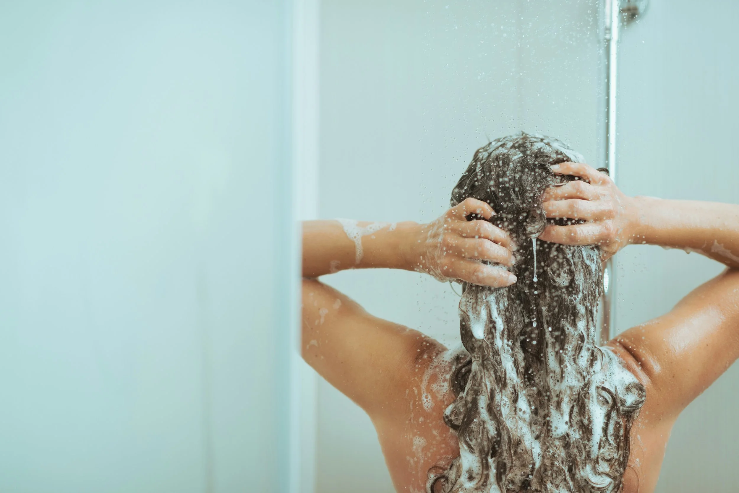 What We’re Loving Right Now: Under Luna’s Herbal Hair Rituals (Plus Scalp Massage &amp; Acupressure Tips)