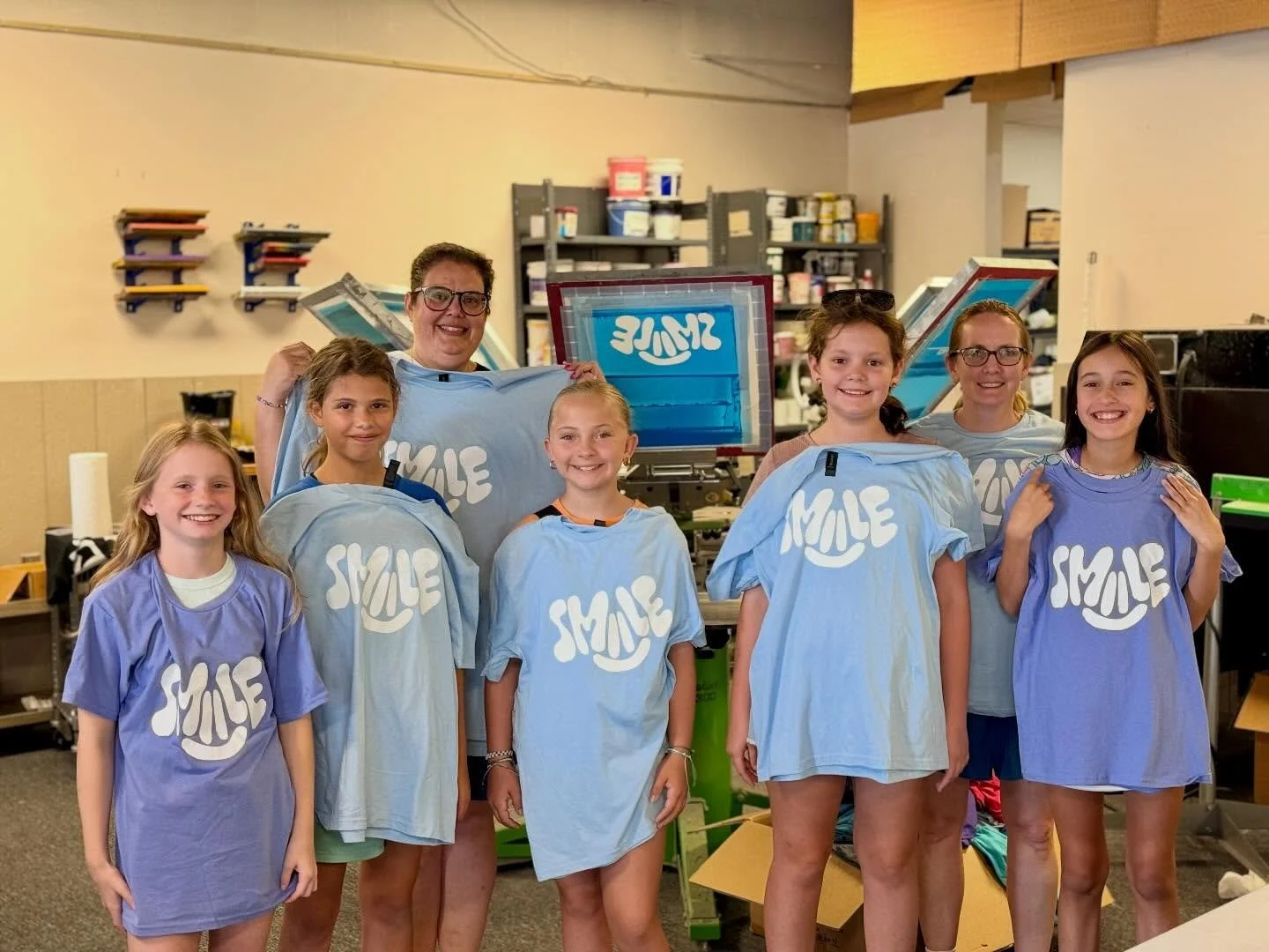 Another successful print party! We had a blast with this Girl Scout troop and loved getting to great with them. Thanks for the trust! #printparty #screenprinting #shoplocalkc #kansascity