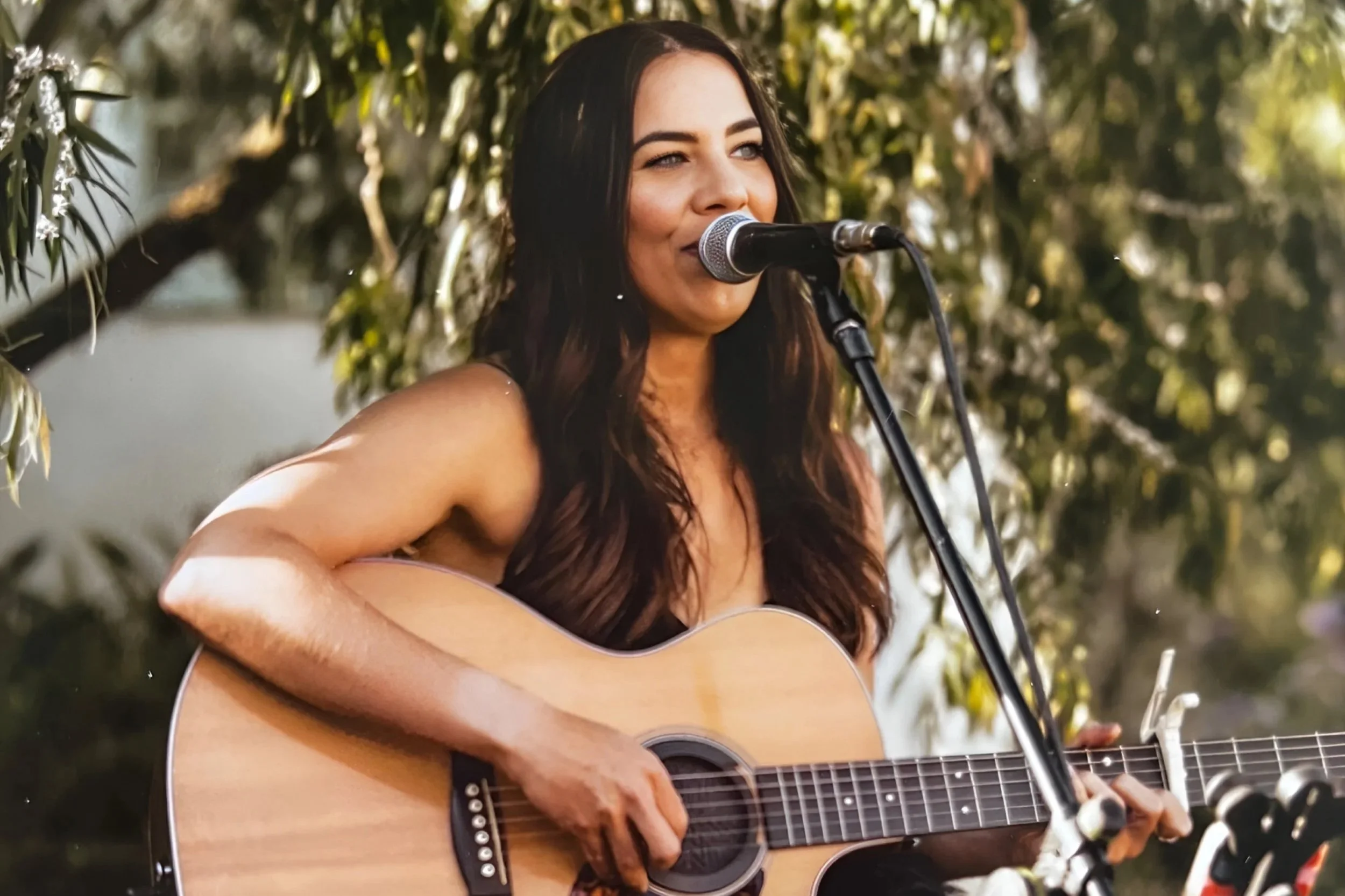 Becky Rhodes | Live Music